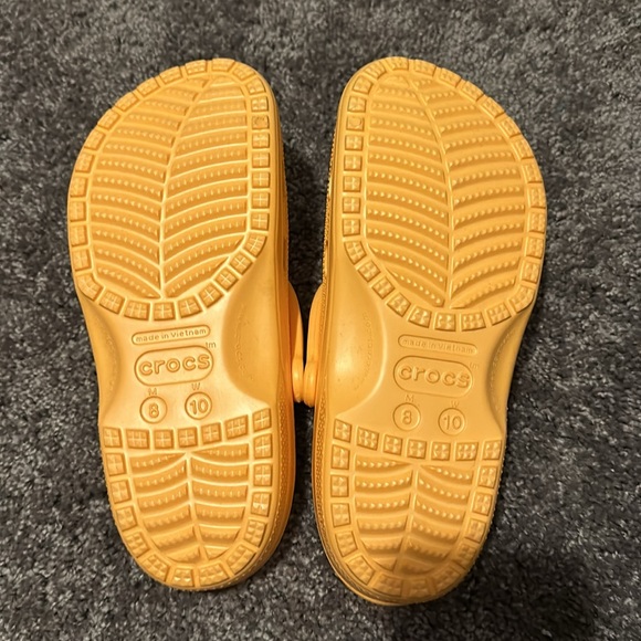 Orange crocs - Picture 2 of 2